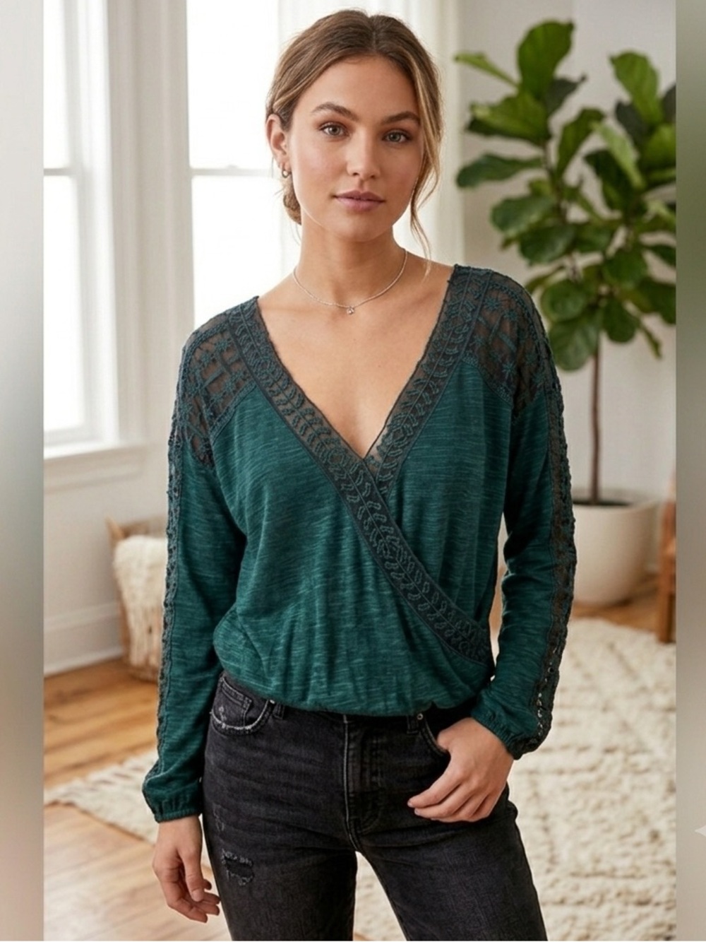 BKE Boutique Green Lace Crochet Wrap Blouse Size Small. Sheer, Open Back.